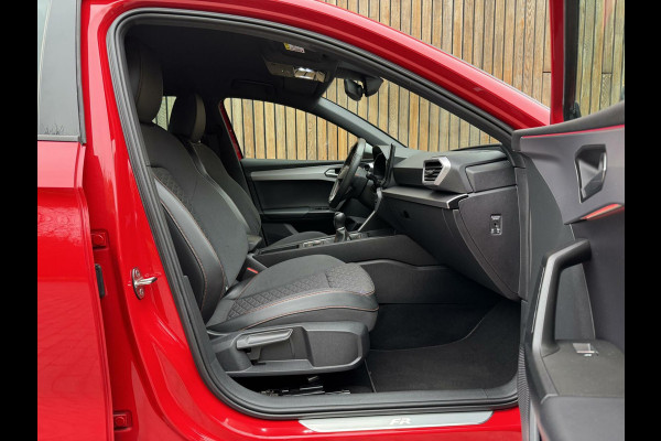 Seat Leon 1.5 TSI FR Launch Edition | LED | Stoelverwarming | Navigatiesysteem | Adaptive cruise control | Apple CarPlay | 18 inch lichtme
