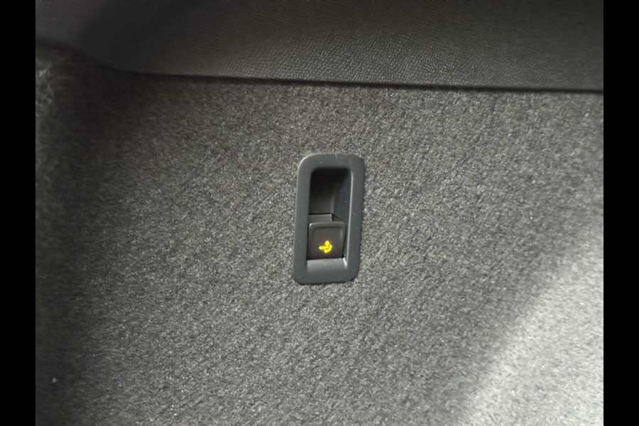 Seat Leon 1.5 TSI FR Launch Edition | LED | Stoelverwarming | Navigatiesysteem | Adaptive cruise control | Apple CarPlay | 18 inch lichtme