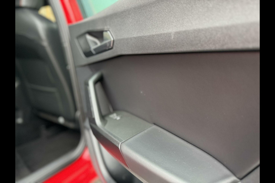 Seat Leon 1.5 TSI FR Launch Edition | LED | Stoelverwarming | Navigatiesysteem | Adaptive cruise control | Apple CarPlay | 18 inch lichtme
