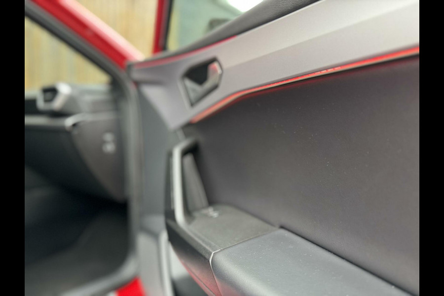 Seat Leon 1.5 TSI FR Launch Edition | LED | Stoelverwarming | Navigatiesysteem | Adaptive cruise control | Apple CarPlay | 18 inch lichtme