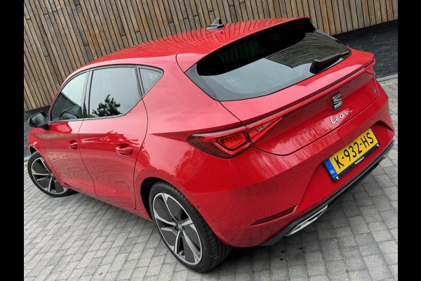 Seat Leon 1.5 TSI FR Launch Edition | LED | Stoelverwarming | Navigatiesysteem | Adaptive cruise control | Apple CarPlay | 18 inch lichtme