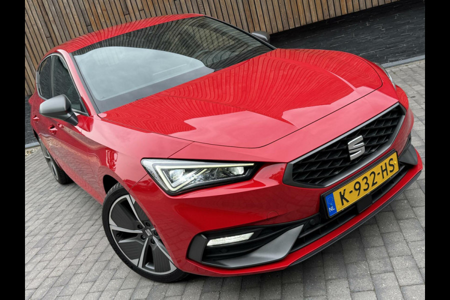 Seat Leon 1.5 TSI FR Launch Edition | LED | Stoelverwarming | Navigatiesysteem | Adaptive cruise control | Apple CarPlay | 18 inch lichtme