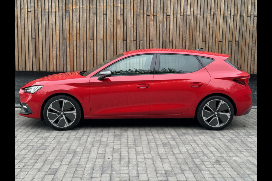 Seat Leon 1.5 TSI FR Launch Edition | LED | Stoelverwarming | Navigatiesysteem | Adaptive cruise control | Apple CarPlay | 18 inch lichtme