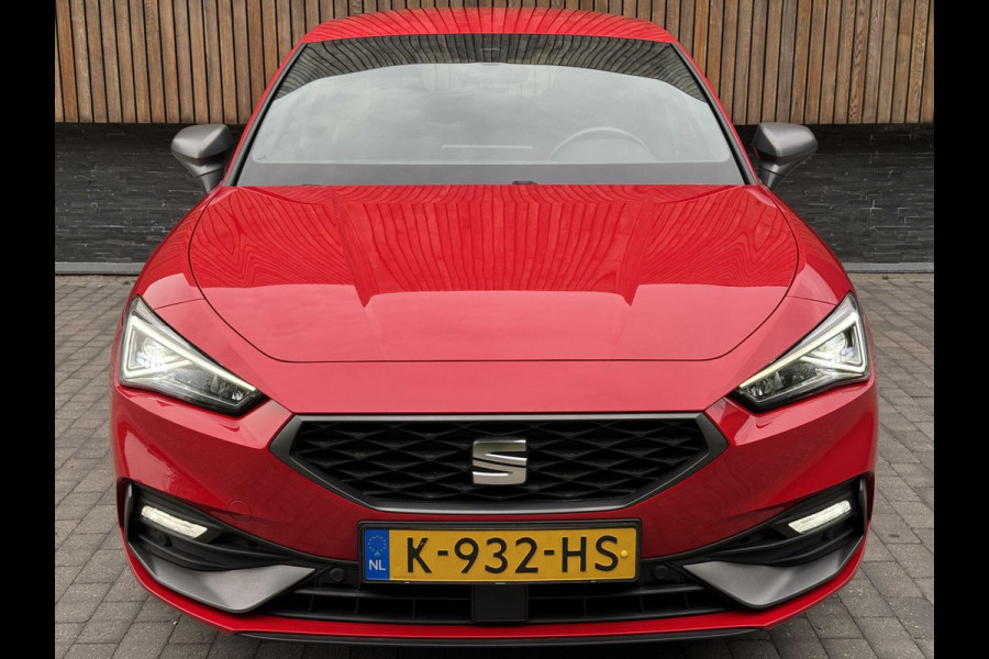 Seat Leon 1.5 TSI FR Launch Edition | LED | Stoelverwarming | Navigatiesysteem | Adaptive cruise control | Apple CarPlay | 18 inch lichtme