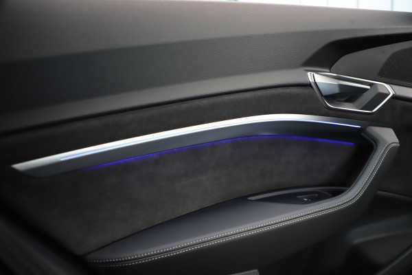 Audi e-tron 55 quattro 95 kWh S-line | 408PK | Luchtvering | Keyles-go | Head-up | Sfeerverlichting | Bang&Olufsen | Pano | Memory | 2019.