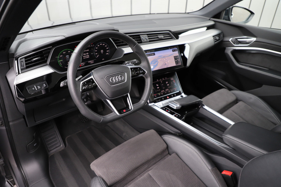 Audi e-tron 55 quattro 95 kWh S-line | 408PK | Luchtvering | Keyles-go | Head-up | Sfeerverlichting | Bang&Olufsen | Pano | Memory | 2019.