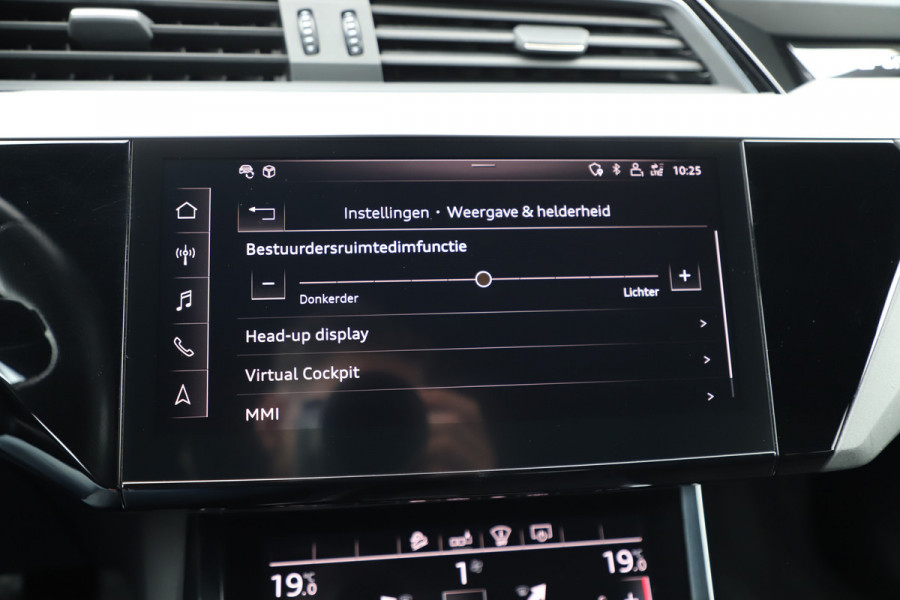 Audi e-tron 55 quattro 95 kWh S-line | 408PK | Luchtvering | Keyles-go | Head-up | Sfeerverlichting | Bang&Olufsen | Pano | Memory | 2019.