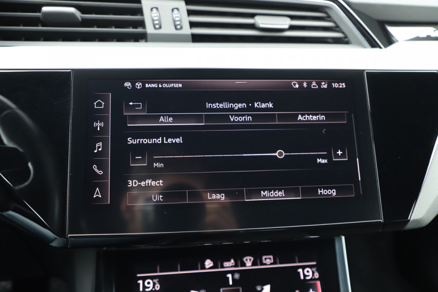 Audi e-tron 55 quattro 95 kWh S-line | 408PK | Luchtvering | Keyles-go | Head-up | Sfeerverlichting | Bang&Olufsen | Pano | Memory | 2019.