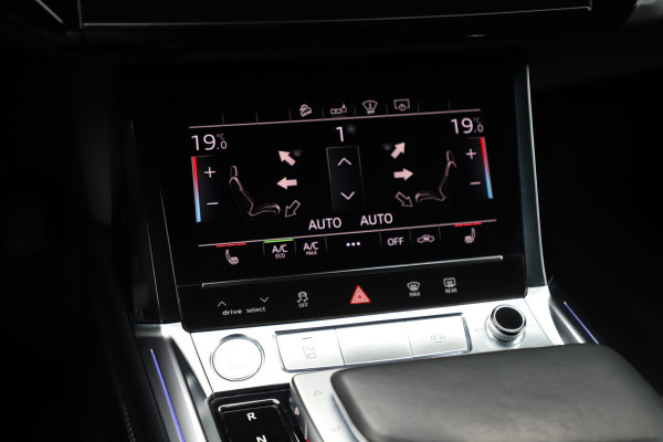Audi e-tron 55 quattro 95 kWh S-line | 408PK | Luchtvering | Keyles-go | Head-up | Sfeerverlichting | Bang&Olufsen | Pano | Memory | 2019.