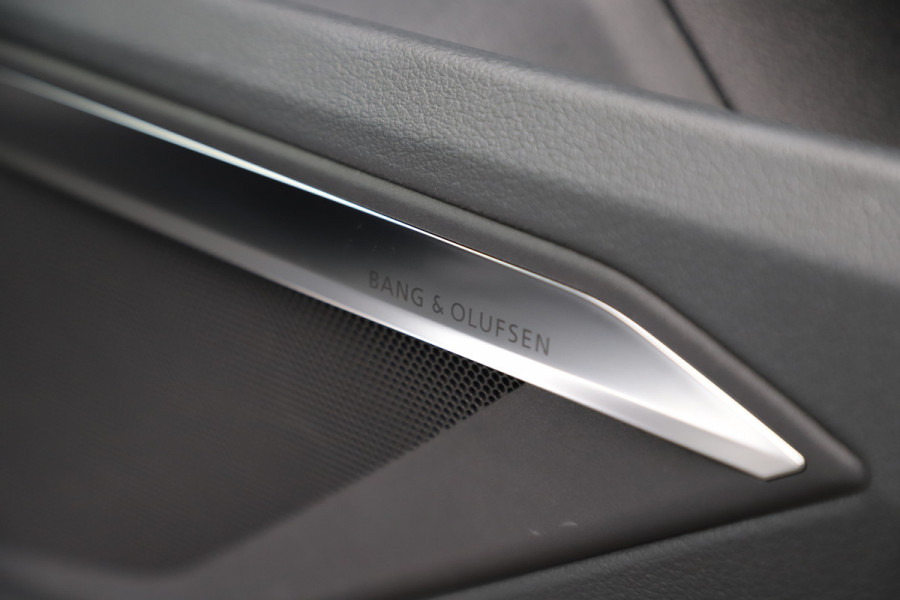 Audi e-tron 55 quattro 95 kWh S-line | 408PK | Luchtvering | Keyles-go | Head-up | Sfeerverlichting | Bang&Olufsen | Pano | Memory | 2019.