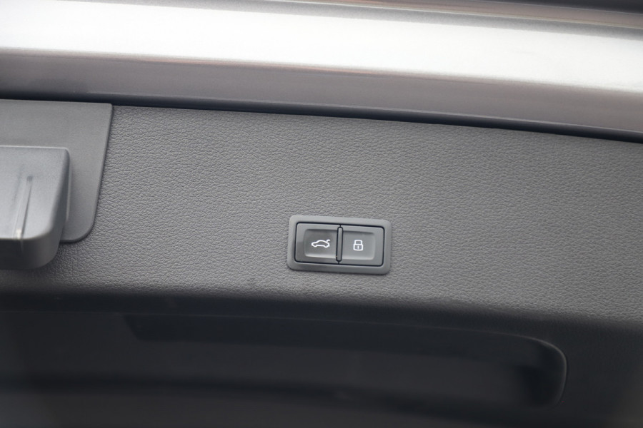 Audi e-tron 55 quattro 95 kWh S-line | 408PK | Luchtvering | Keyles-go | Head-up | Sfeerverlichting | Bang&Olufsen | Pano | Memory | 2019.