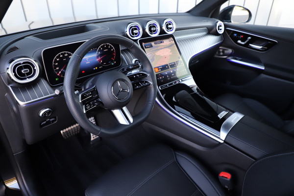 Mercedes-Benz GLC 300 AMG 4-Matic | 258PK | Luchtvering | Achterasbesturing | Massage | Head-up | Keyles-go | Burmester | Sfeerverlichting | Pano
