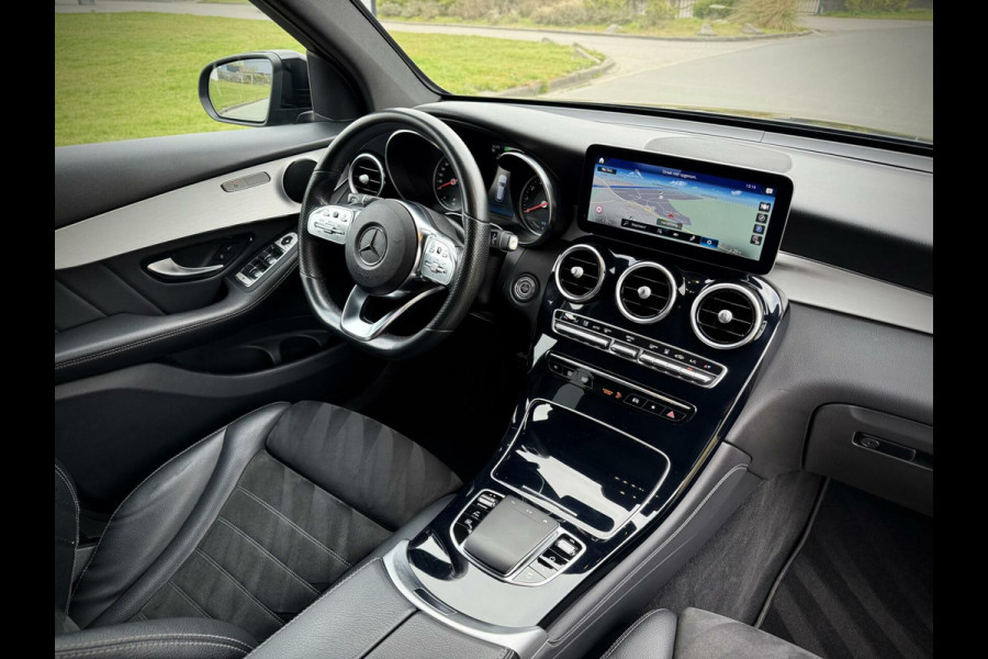 Mercedes-Benz GLC 300e 4MATIC AMG Panoramadak|Camera 360°|Sfeerverlichting|Night pakket|AppleCarplay