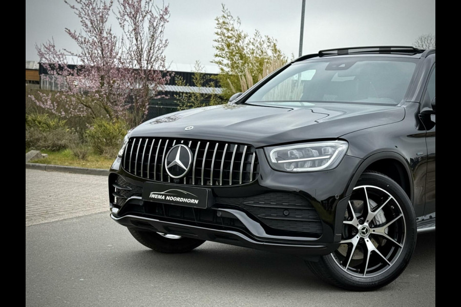 Mercedes-Benz GLC 300e 4MATIC AMG Panoramadak|Camera 360°|Sfeerverlichting|Night pakket|AppleCarplay