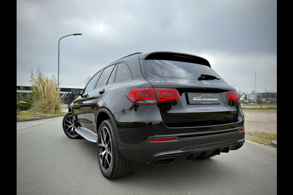 Mercedes-Benz GLC 300e 4MATIC AMG Panoramadak|Camera 360°|Sfeerverlichting|Night pakket|AppleCarplay