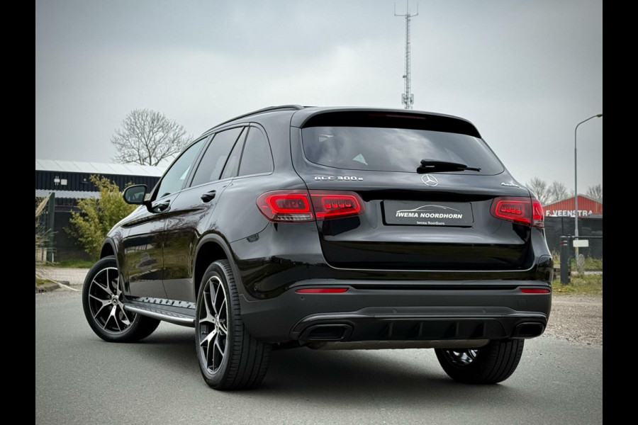 Mercedes-Benz GLC 300e 4MATIC AMG Panoramadak|Camera 360°|Sfeerverlichting|Night pakket|AppleCarplay