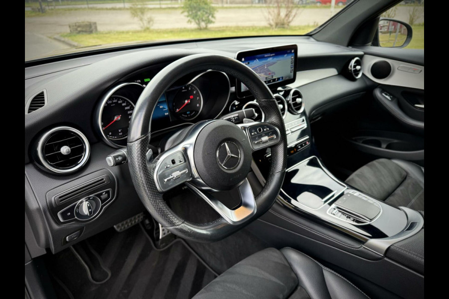 Mercedes-Benz GLC 300e 4MATIC AMG Panoramadak|Camera 360°|Sfeerverlichting|Night pakket|AppleCarplay