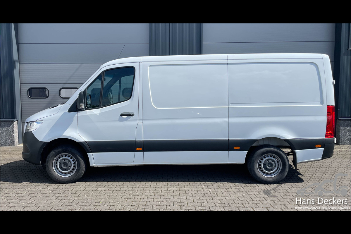Mercedes-Benz Sprinter 316 L2 H1 Automaat Trekhaak Airco 2800 kg Trekhaak Inrichting 163pk Camera Navi Leder Mercedes-Benz Sprinter 316 L2 H1 Automaat Trekhaak Airco 2800 kg Trekhaak Inrichting 163pk Camera Navi Leder
