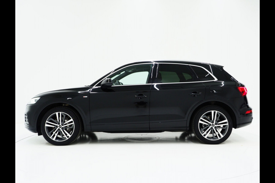 Audi Q5 55 TFSI e quattro Competition | Panoramadak | Luchtvering | Keyless | Camera | Virtual | Carplay
