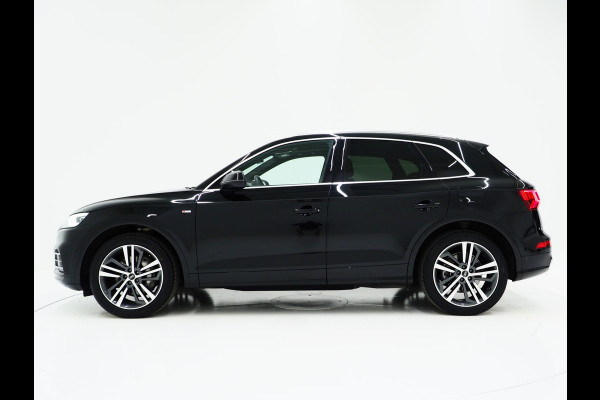 Audi Q5 55 TFSI e quattro Competition | Panoramadak | Luchtvering | Keyless | Camera | Virtual | Carplay