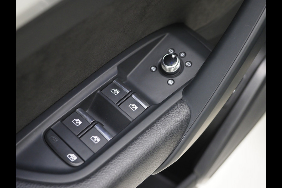 Audi Q5 55 TFSI e quattro Competition | Panoramadak | Luchtvering | Keyless | Camera | Virtual | Carplay