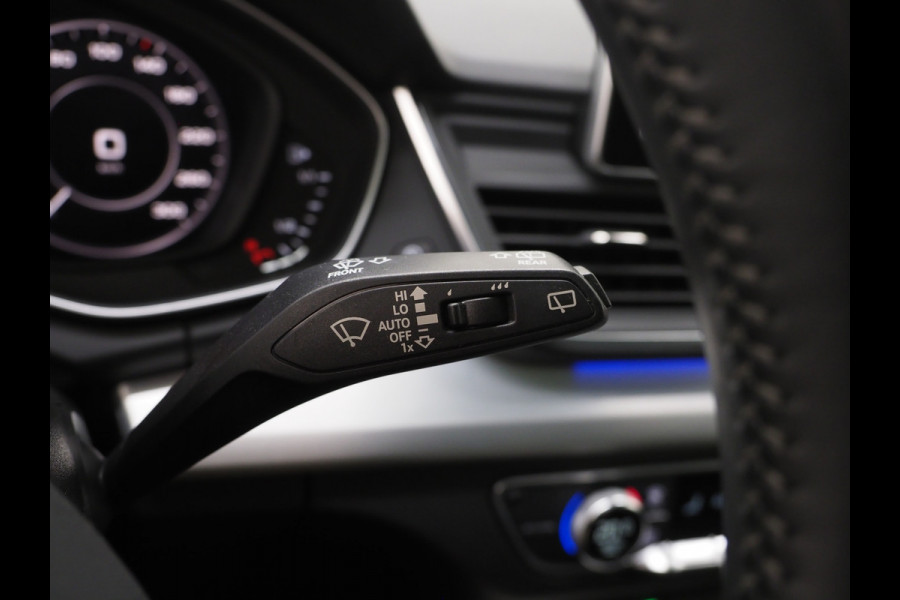 Audi Q5 55 TFSI e quattro Competition | Panoramadak | Luchtvering | Keyless | Camera | Virtual | Carplay