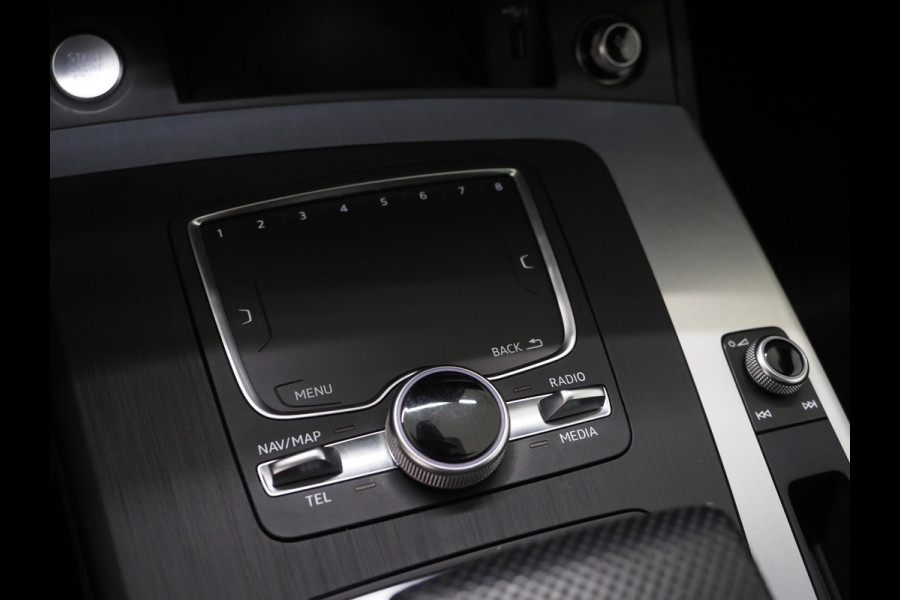 Audi Q5 55 TFSI e quattro Competition | Panoramadak | Luchtvering | Keyless | Camera | Virtual | Carplay