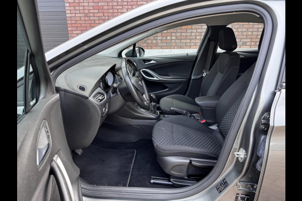 Opel Astra 1.2 Business Edition / 110 PK / Navigatie / Cruise Control / Parkeersensoren / NED-Astra
