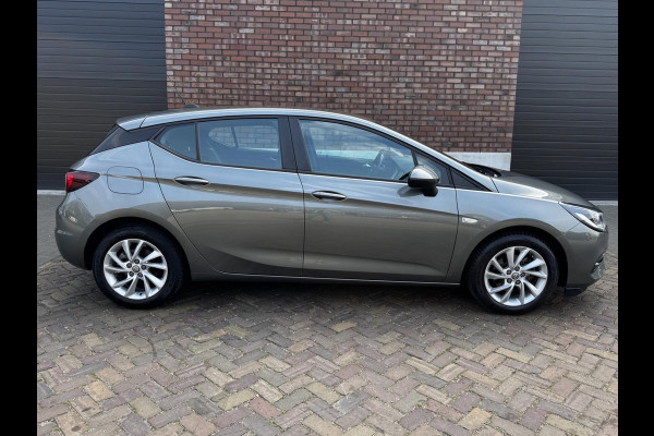 Opel Astra 1.2 Business Edition / 110 PK / Navigatie / Cruise Control / Parkeersensoren / NED-Astra