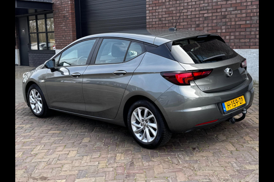 Opel Astra 1.2 Business Edition / 110 PK / Navigatie / Cruise Control / Parkeersensoren / NED-Astra