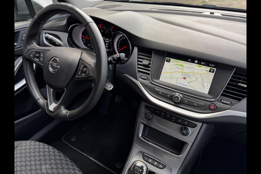 Opel Astra 1.2 Business Edition / 110 PK / Navigatie / Cruise Control / Parkeersensoren / NED-Astra