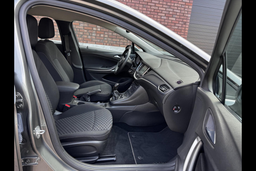 Opel Astra 1.2 Business Edition / 110 PK / Navigatie / Cruise Control / Parkeersensoren / NED-Astra