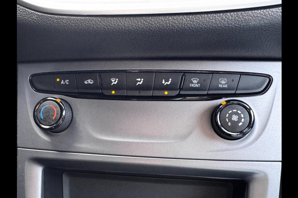 Opel Astra 1.2 Business Edition / 110 PK / Navigatie / Cruise Control / Parkeersensoren / NED-Astra