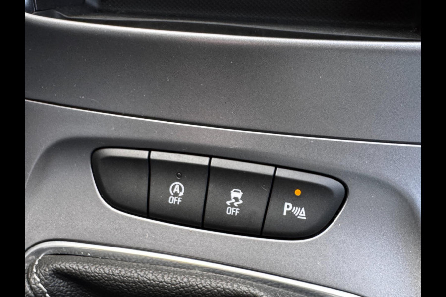 Opel Astra 1.2 Business Edition / 110 PK / Navigatie / Cruise Control / Parkeersensoren / NED-Astra