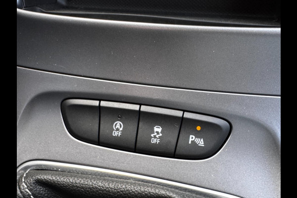 Opel Astra 1.2 Business Edition / 110 PK / Navigatie / Cruise Control / Parkeersensoren / NED-Astra