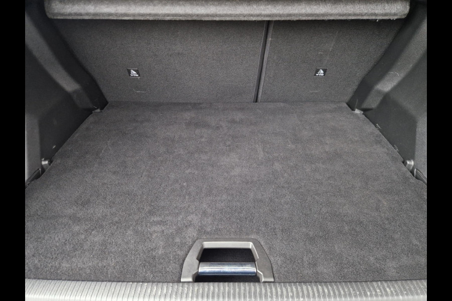 Peugeot 2008 1.2 PureTech Allure Pack | Climate | PDC | Navi | DAB | Android Auto/ Apple Carplay |
