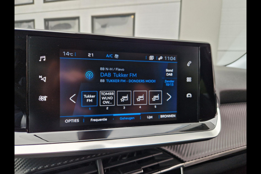 Peugeot 2008 1.2 PureTech Allure Pack | Climate | PDC | Navi | DAB | Android Auto/ Apple Carplay |