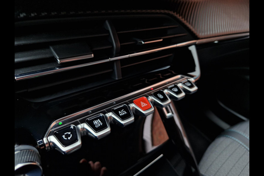 Peugeot 2008 1.2 PureTech Allure Pack | Climate | PDC | Navi | DAB | Android Auto/ Apple Carplay |