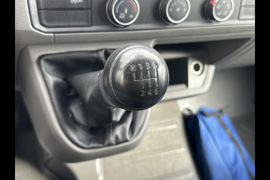 Volkswagen Crafter 35 2.0 TDI L4*BAKWAGEN*LAADKLEP*A/C*CRUISE*CARPLAY