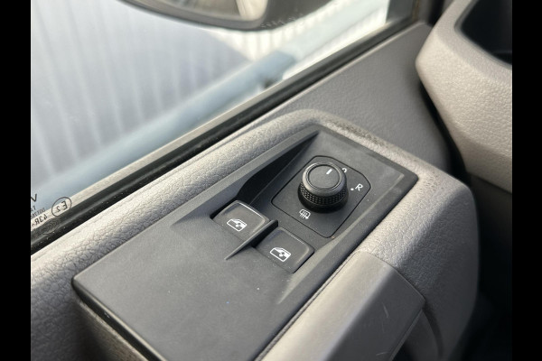 Volkswagen Crafter 2.0 TDI L3H3*CARPLAY*A/C*NAVI*CRUISE*3000KG TRGW*