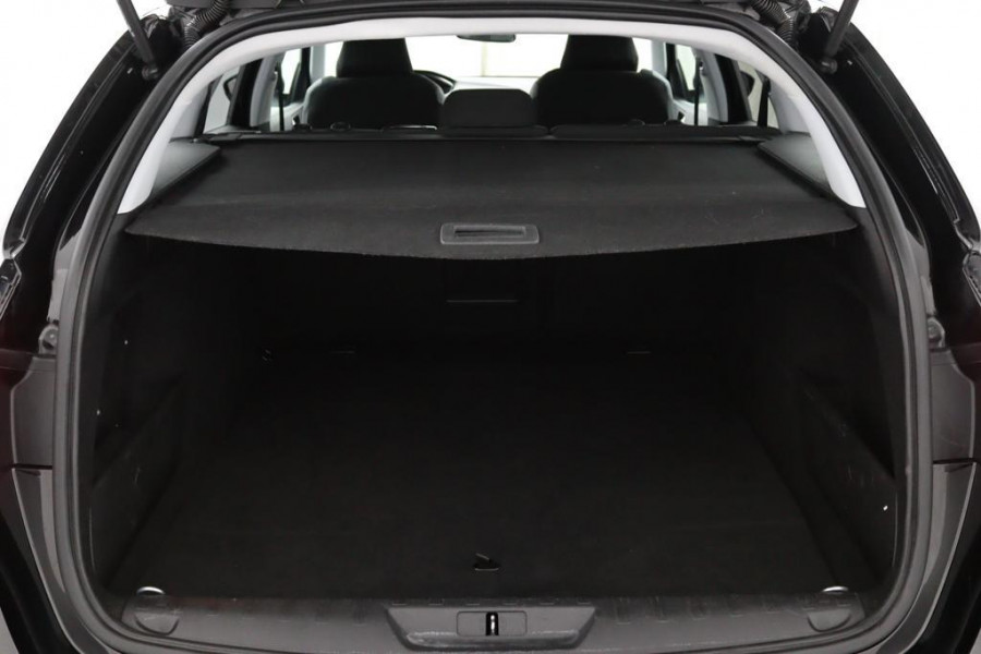 Peugeot 308 SW 1.2 Allure Pack*ACC*ECC*NAVI*CARPLAY*CAMERA*KEYLES