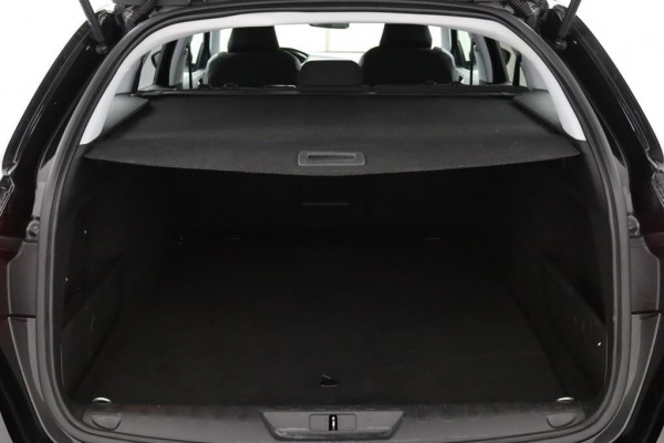 Peugeot 308 SW 1.2 Allure Pack*ACC*ECC*NAVI*CARPLAY*CAMERA*KEYLES