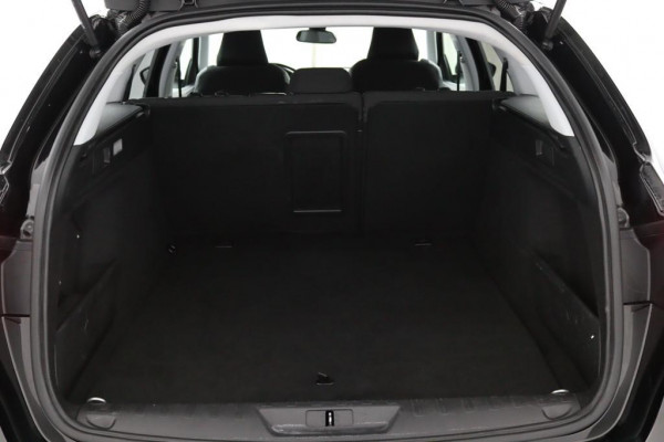 Peugeot 308 SW 1.2 Allure Pack*ACC*ECC*NAVI*CARPLAY*CAMERA*KEYLES
