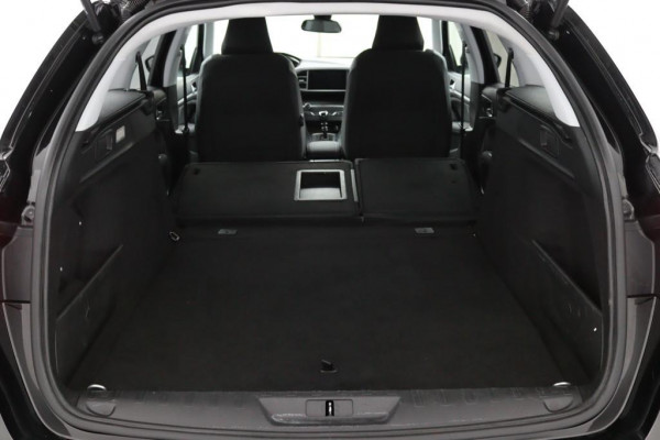 Peugeot 308 SW 1.2 Allure Pack*ACC*ECC*NAVI*CARPLAY*CAMERA*KEYLES