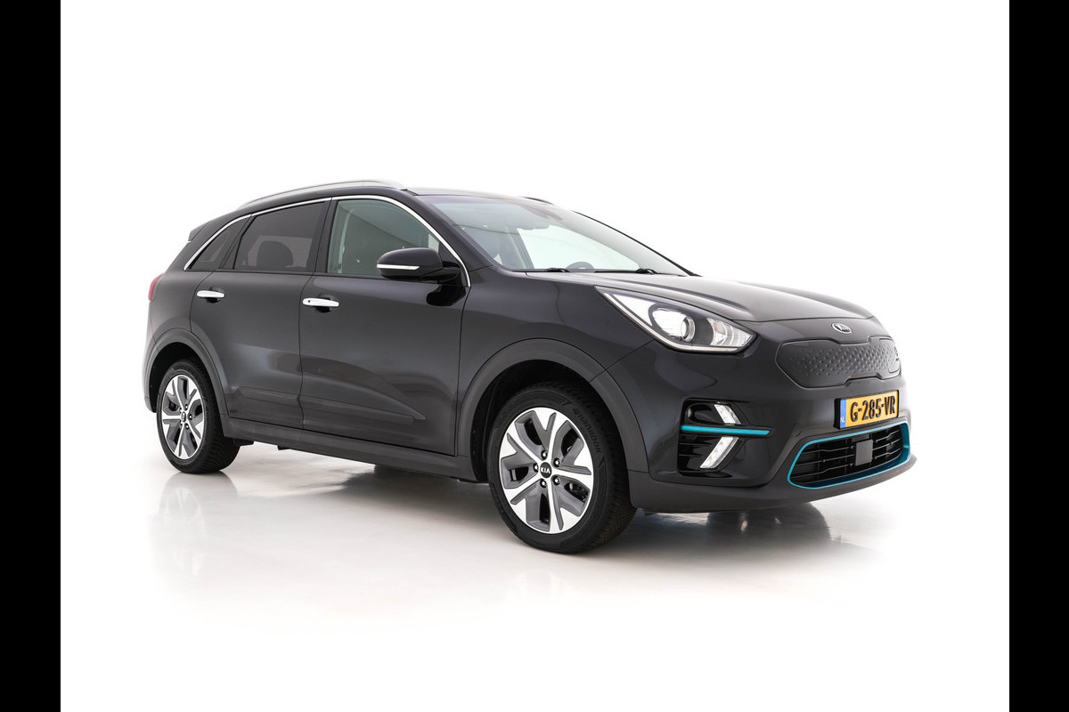 Kia e-Niro DynamicLine 64 kWh (INCL-BTW) Aut. *LEATHER-MICROFIBRE | NAVI-FULLMAP | DAB | ADAPTIVE-CRUISE | CAMERA | COMFORT-SEATS | KEYLESS | DIGI-COCKPIT | SHIFT-PADDLES | HEATED-SEATS | CARPLAY | LANE-ASSIST | 17"ALU* Kia e-Niro DynamicLine 64 kWh (INCL-BTW) Aut. *LEATHER-MICROFIBRE | NAVI-FULLMAP | DAB | ADAPTIVE-CRUISE | CAMERA | COMFORT-SEATS | KEYLESS | DIGI-COCKPIT | SHIFT-PADDLES | HEATED-SEATS | CARPLAY | LANE-ASSIST | 17"ALU*