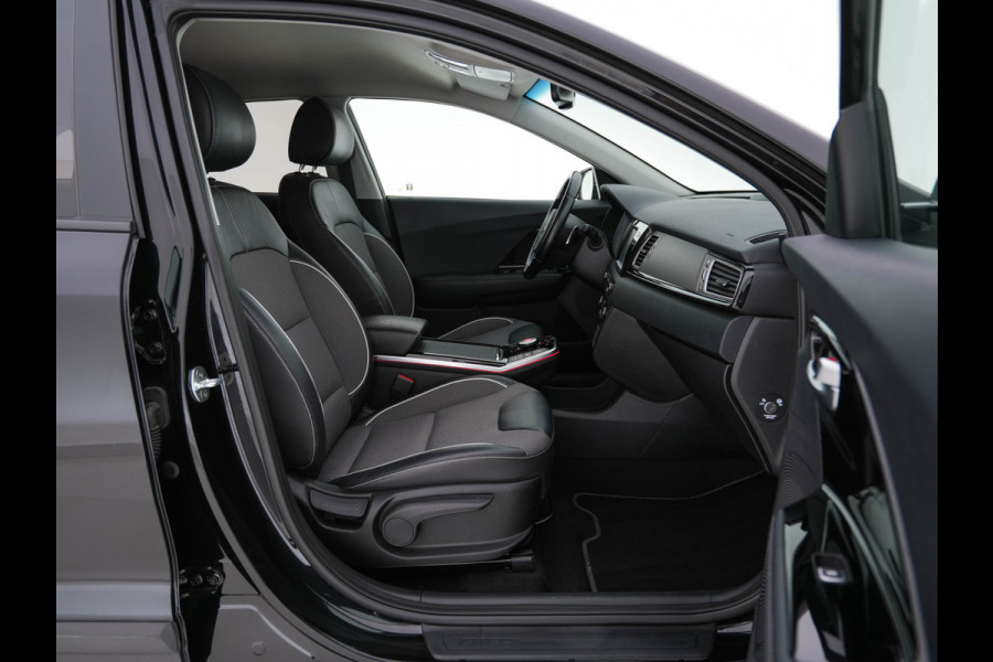 Kia e-Niro DynamicLine 64 kWh (INCL-BTW) Aut. *LEATHER-MICROFIBRE | NAVI-FULLMAP | DAB | ADAPTIVE-CRUISE | CAMERA | COMFORT-SEATS | KEYLESS | DIGI-COCKPIT | SHIFT-PADDLES | HEATED-SEATS | CARPLAY | LANE-ASSIST | 17"ALU*