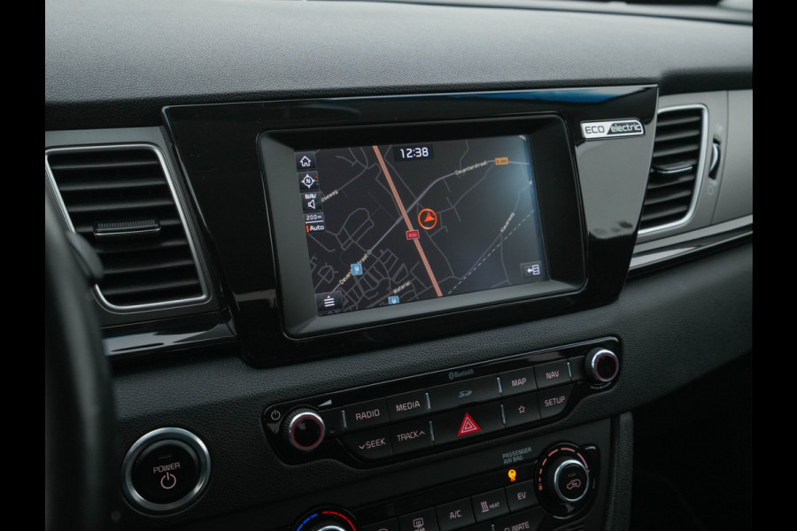Kia e-Niro DynamicLine 64 kWh (INCL-BTW) Aut. *LEATHER-MICROFIBRE | NAVI-FULLMAP | DAB | ADAPTIVE-CRUISE | CAMERA | COMFORT-SEATS | KEYLESS | DIGI-COCKPIT | SHIFT-PADDLES | HEATED-SEATS | CARPLAY | LANE-ASSIST | 17"ALU*