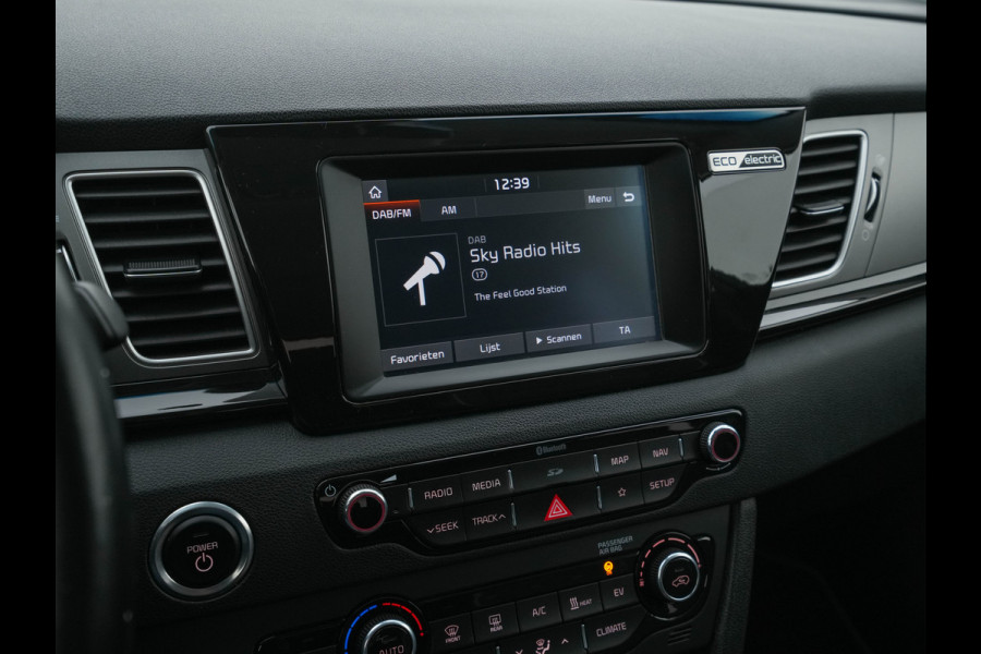 Kia e-Niro DynamicLine 64 kWh (INCL-BTW) Aut. *LEATHER-MICROFIBRE | NAVI-FULLMAP | DAB | ADAPTIVE-CRUISE | CAMERA | COMFORT-SEATS | KEYLESS | DIGI-COCKPIT | SHIFT-PADDLES | HEATED-SEATS | CARPLAY | LANE-ASSIST | 17"ALU*