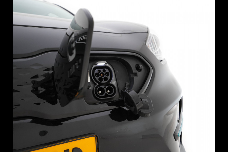 Kia e-Niro DynamicLine 64 kWh (INCL-BTW) Aut. *LEATHER-MICROFIBRE | NAVI-FULLMAP | DAB | ADAPTIVE-CRUISE | CAMERA | COMFORT-SEATS | KEYLESS | DIGI-COCKPIT | SHIFT-PADDLES | HEATED-SEATS | CARPLAY | LANE-ASSIST | 17"ALU*