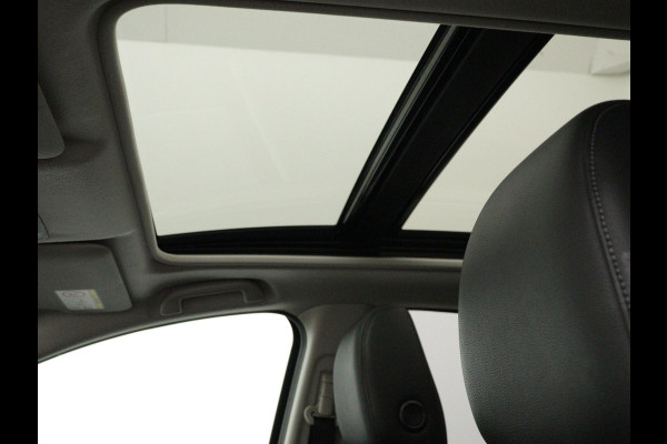 Honda HR-V 1.5 i-VTEC Executive PANO CAMERA NAVI TREKHAAK